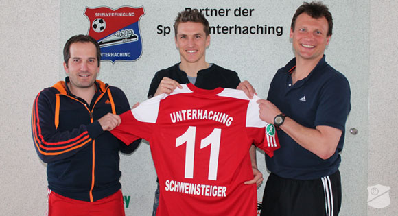 Schweinsteiger unterschreibt Vertrag